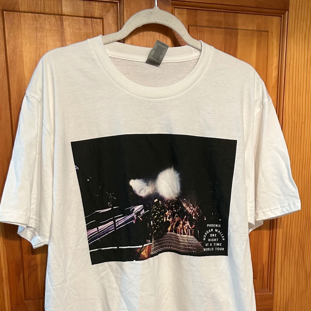 NWOT Phoenix Morgan Wallen One Night At A Time World Tour T Shirt Two Sided